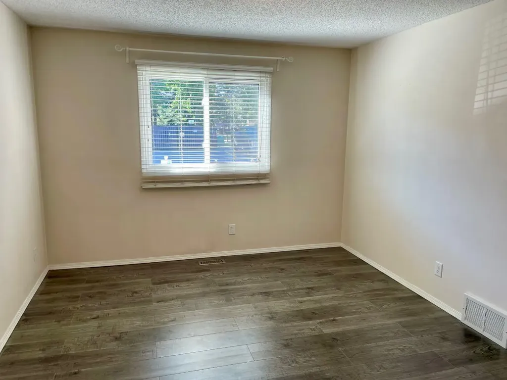 81 Cedar Springs Gardens SW Calgary AB T2W 5J9