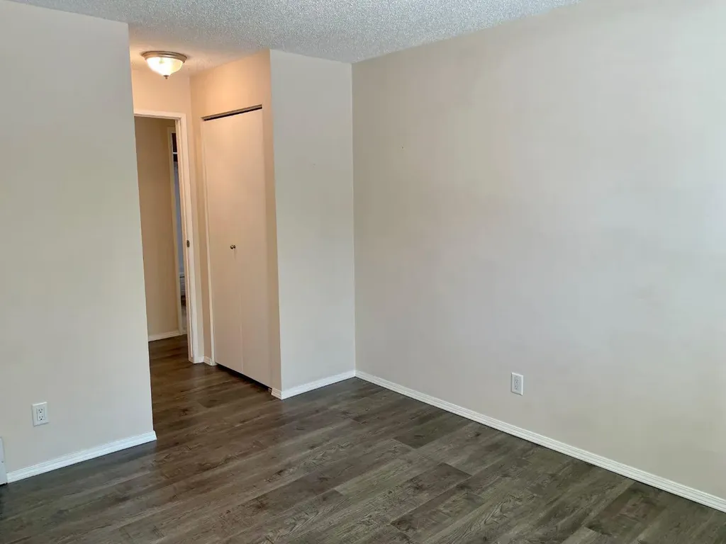 81 Cedar Springs Gardens SW Calgary AB T2W 5J9