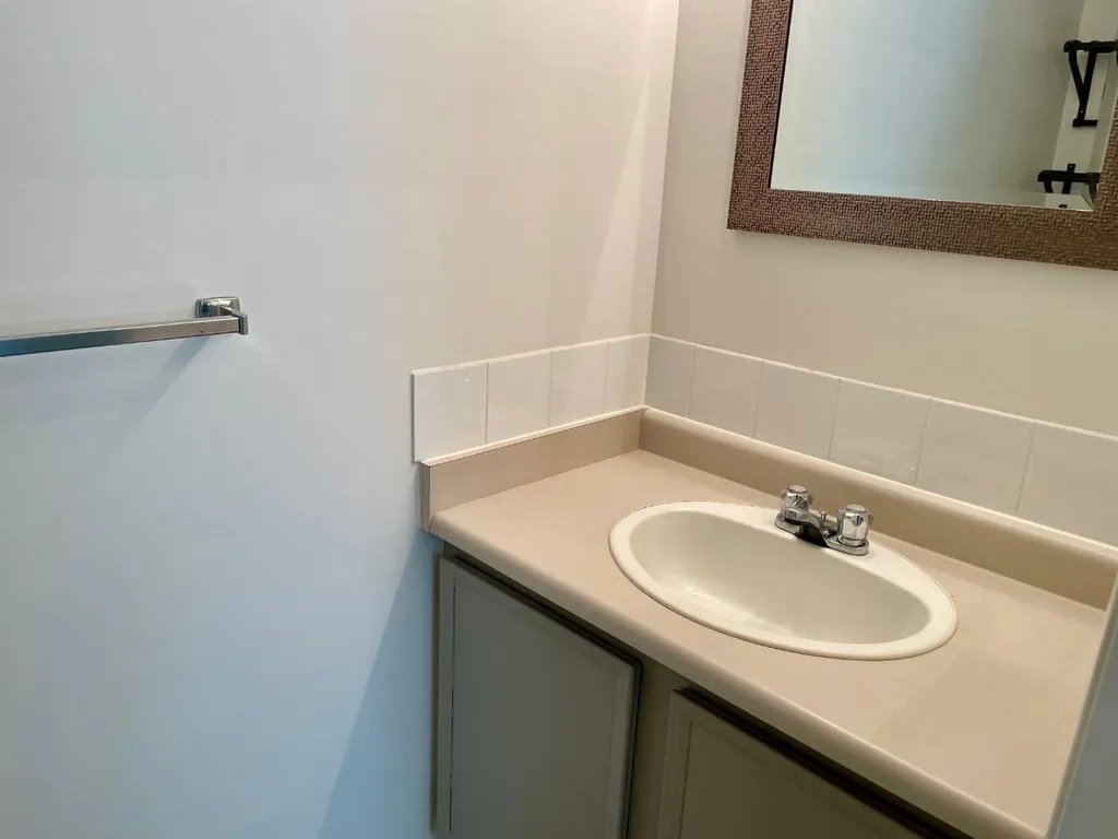 81 Cedar Springs Gardens SW Calgary AB T2W 5J9
