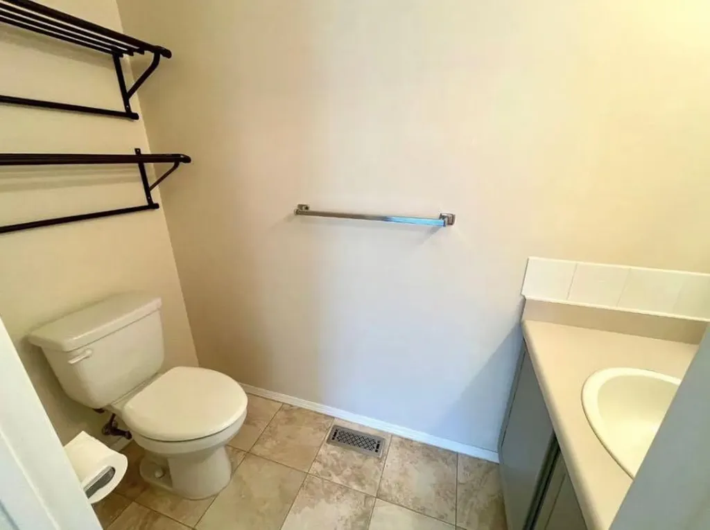 81 Cedar Springs Gardens SW Calgary AB T2W 5J9