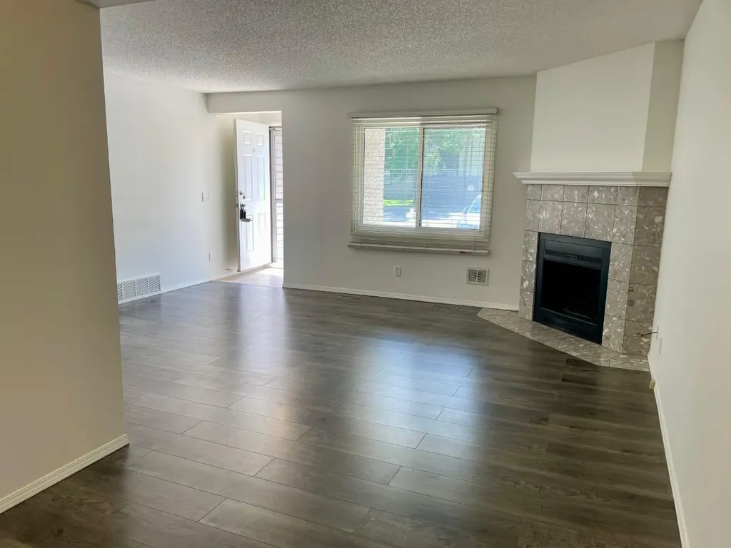 81 Cedar Springs Gardens SW Calgary AB T2W 5J9