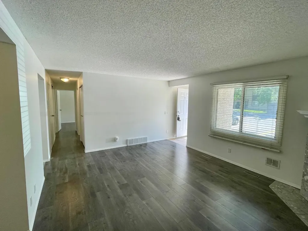 81 Cedar Springs Gardens SW Calgary AB T2W 5J9