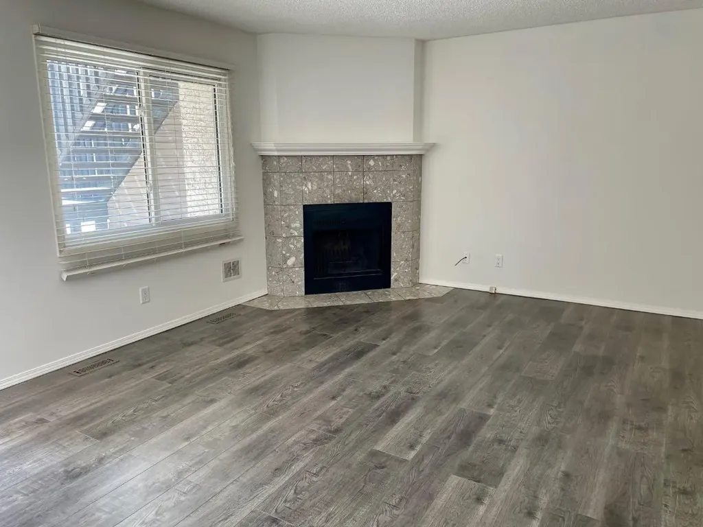81 Cedar Springs Gardens SW Calgary AB T2W 5J9