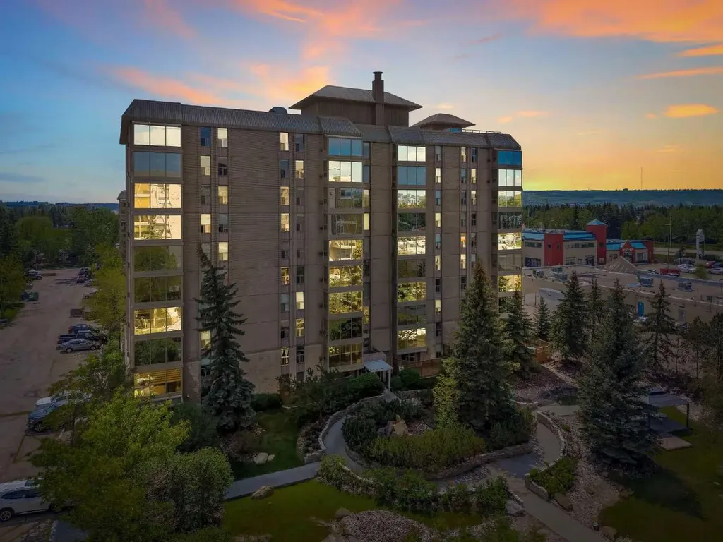 4555 Varsity Lane NW Calgary AB T3A 2V6