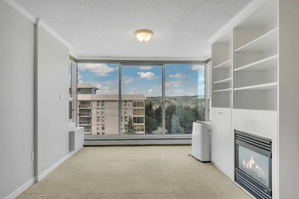 4555 Varsity Lane NW Calgary AB T3A 2V6