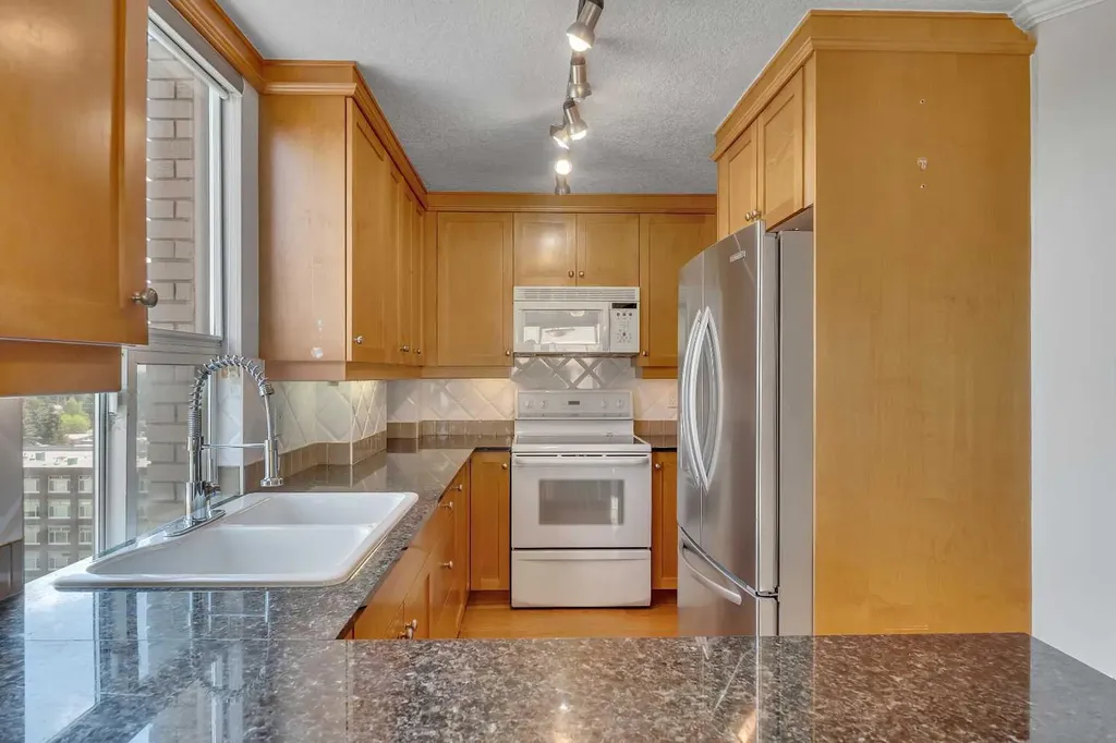 4555 Varsity Lane NW Calgary AB T3A 2V6