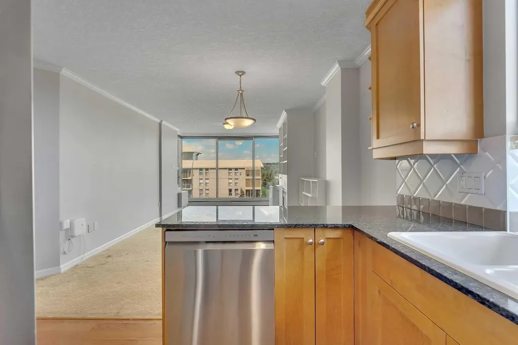 4555 Varsity Lane NW Calgary AB T3A 2V6