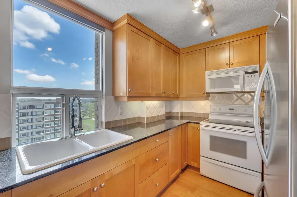 4555 Varsity Lane NW Calgary AB T3A 2V6