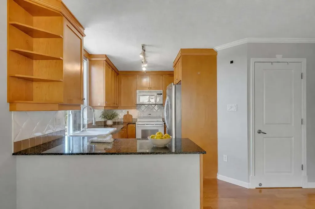 4555 Varsity Lane NW Calgary AB T3A 2V6