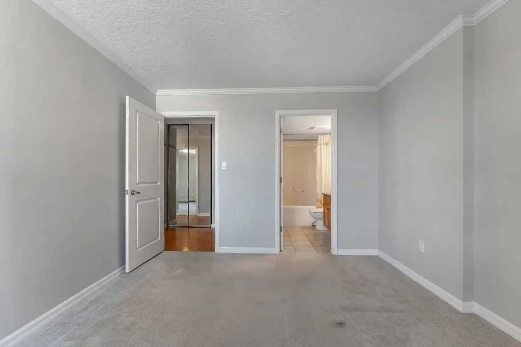 4555 Varsity Lane NW Calgary AB T3A 2V6
