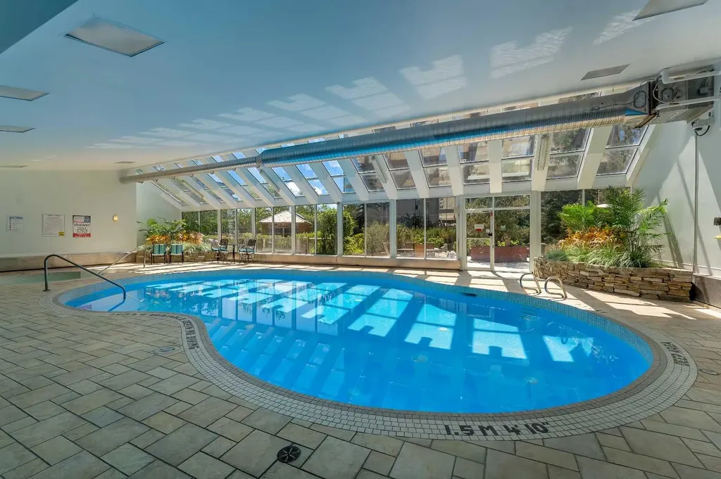 4555 Varsity Lane NW Calgary AB T3A 2V6