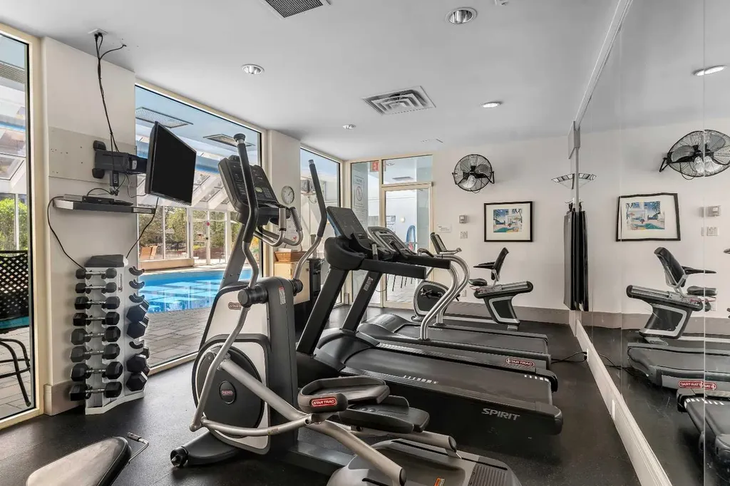 4555 Varsity Lane NW Calgary AB T3A 2V6