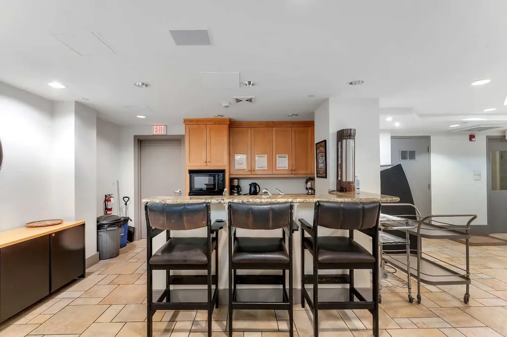 4555 Varsity Lane NW Calgary AB T3A 2V6