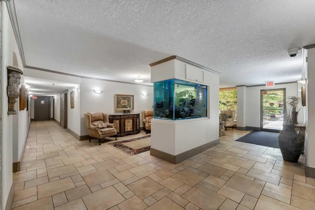 4555 Varsity Lane NW Calgary AB T3A 2V6