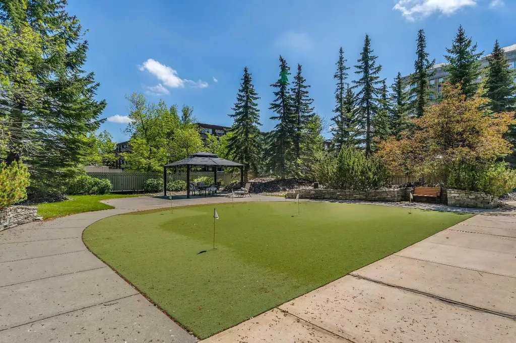 4555 Varsity Lane NW Calgary AB T3A 2V6