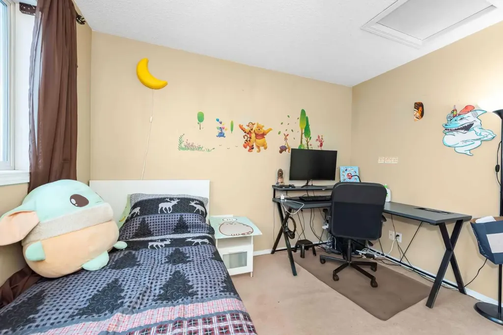 93 Saddleback Road NE Calgary AB T3J4K5