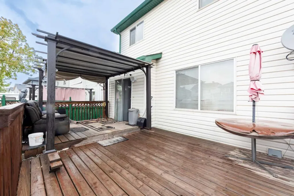 93 Saddleback Road NE Calgary AB T3J4K5