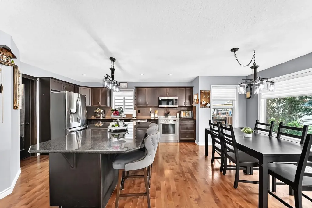 116 Kingsland Court SE Airdrie AB T4A 0E5