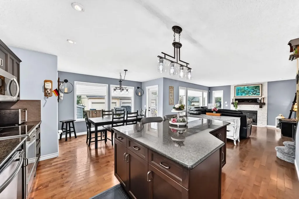 116 Kingsland Court SE Airdrie AB T4A 0E5