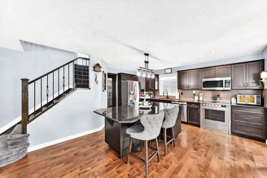 116 Kingsland Court SE Airdrie AB T4A 0E5