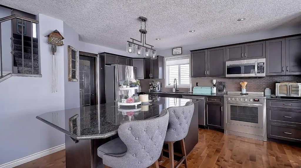116 Kingsland Court SE Airdrie AB T4A 0E5