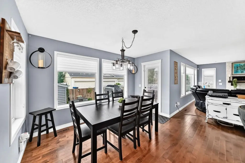116 Kingsland Court SE Airdrie AB T4A 0E5