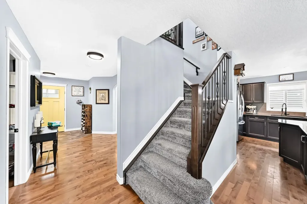 116 Kingsland Court SE Airdrie AB T4A 0E5