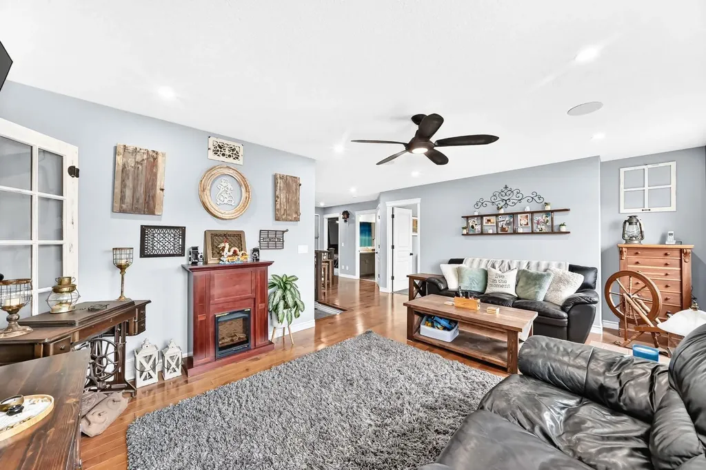 116 Kingsland Court SE Airdrie AB T4A 0E5