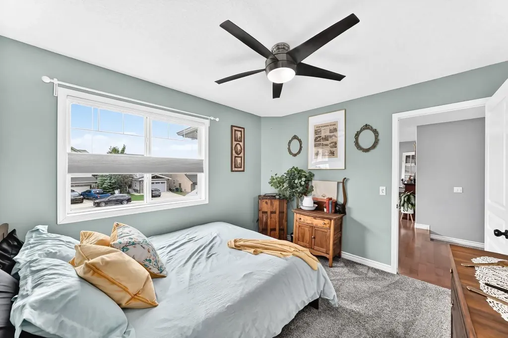 116 Kingsland Court SE Airdrie AB T4A 0E5