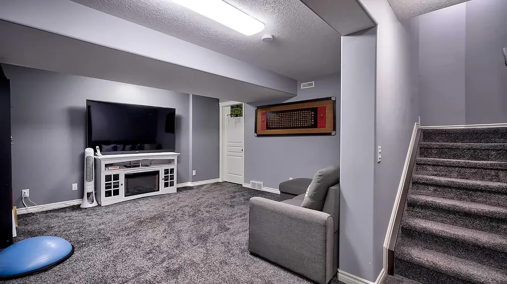 116 Kingsland Court SE Airdrie AB T4A 0E5