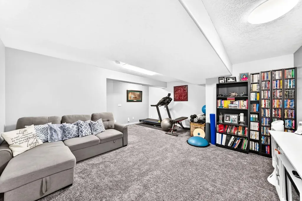 116 Kingsland Court SE Airdrie AB T4A 0E5