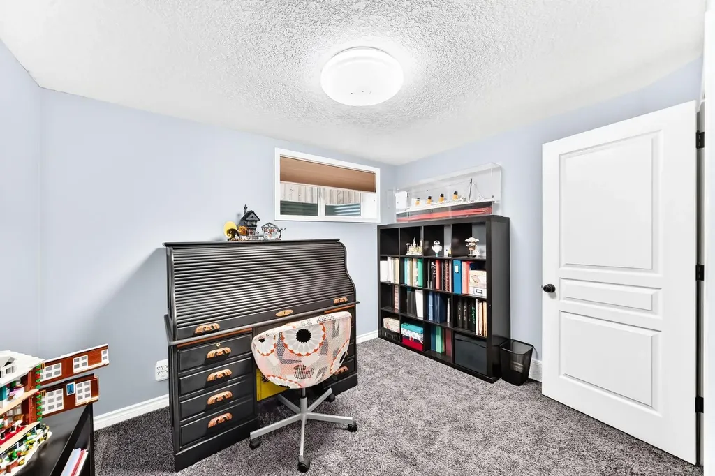116 Kingsland Court SE Airdrie AB T4A 0E5