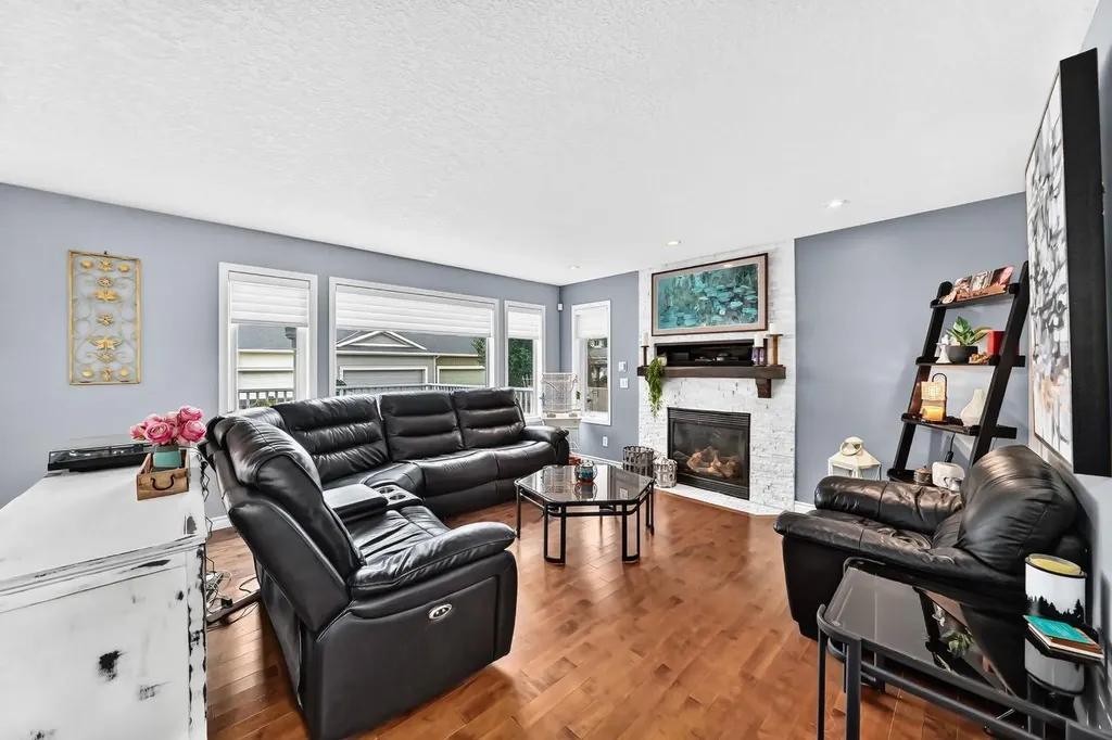116 Kingsland Court SE Airdrie AB T4A 0E5