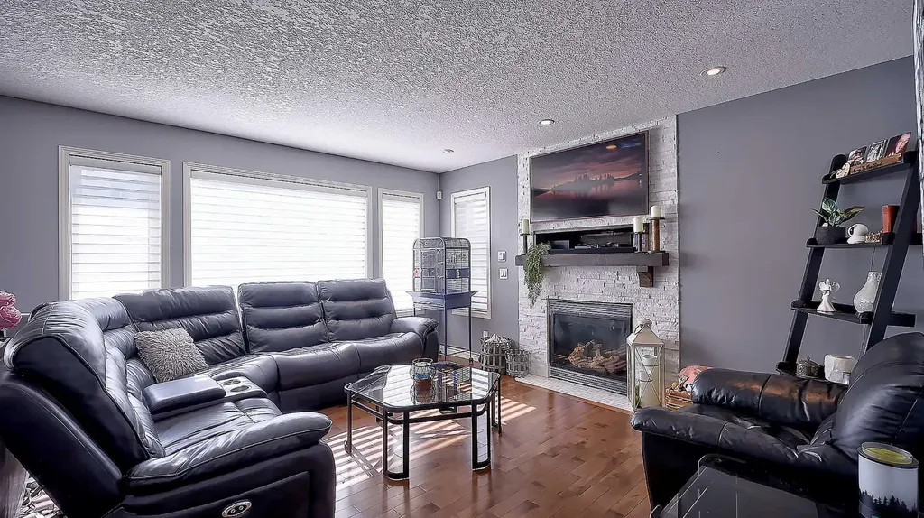 116 Kingsland Court SE Airdrie AB T4A 0E5