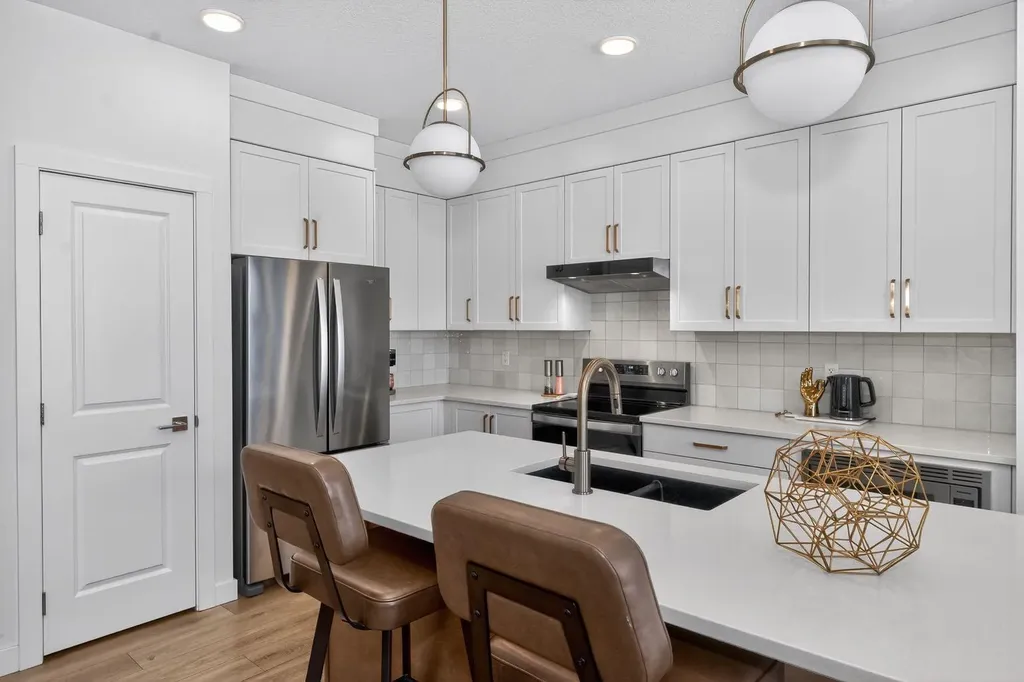 114 Southshore Court Chestermere AB T1X 2S2