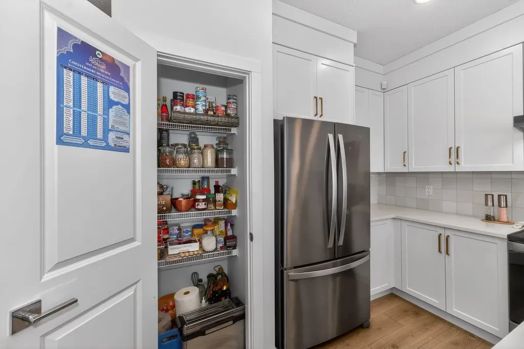 114 Southshore Court Chestermere AB T1X 2S2