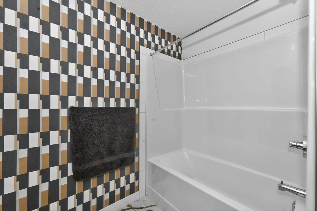 114 Southshore Court Chestermere AB T1X 2S2