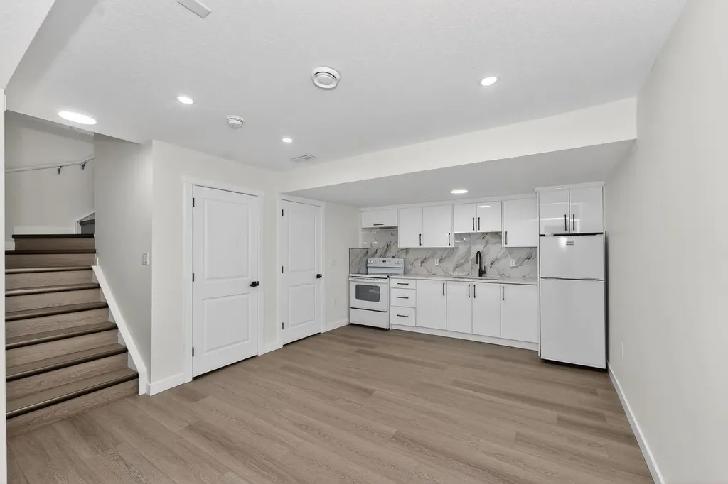 114 Southshore Court Chestermere AB T1X 2S2