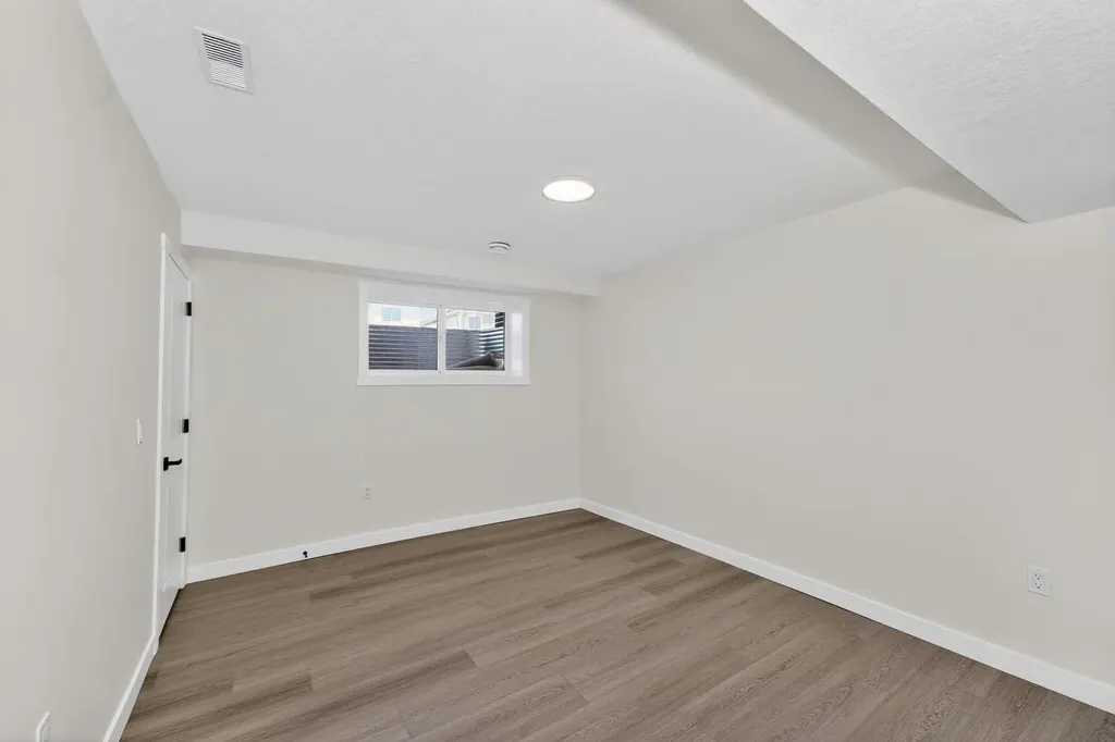114 Southshore Court Chestermere AB T1X 2S2
