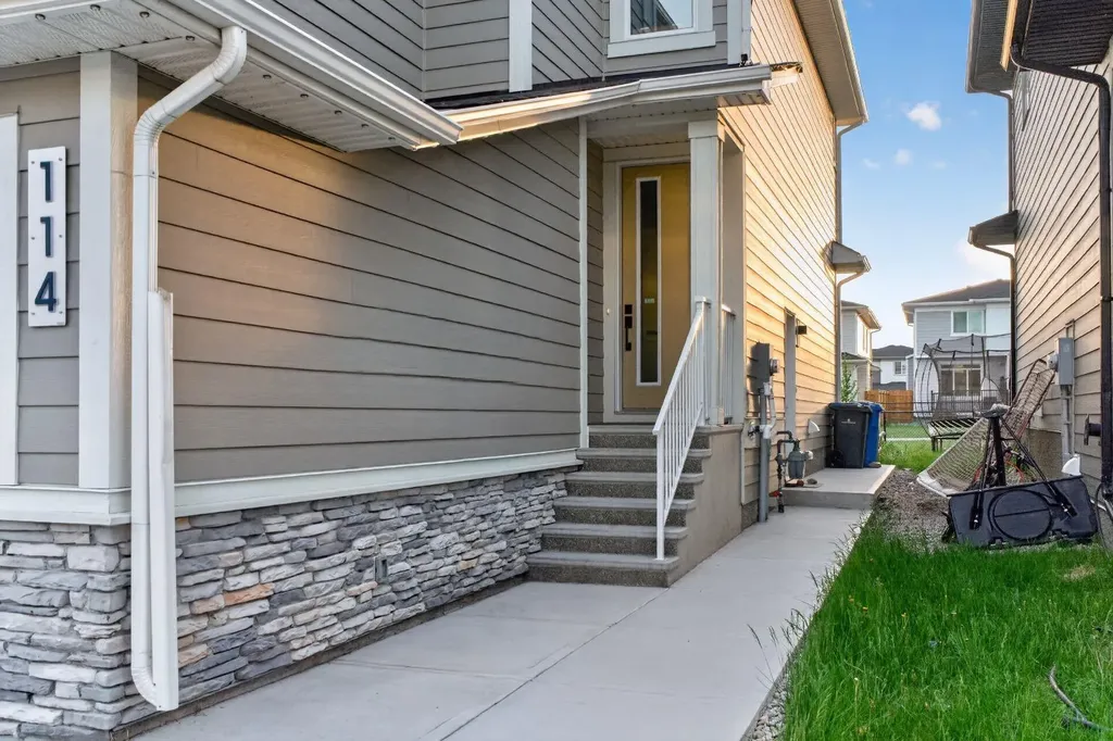 114 Southshore Court Chestermere AB T1X 2S2