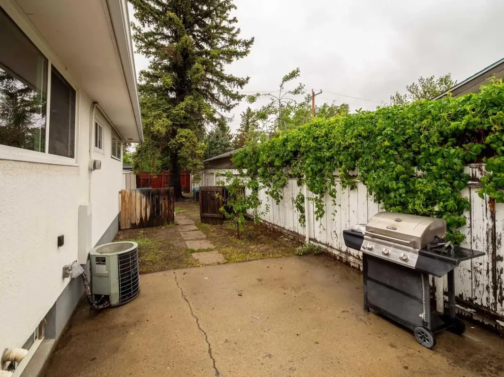 1209 31a Street Lethbridge AB T1K3A1
