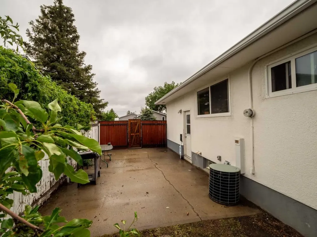 1209 31a Street S Lethbridge AB T1K3A1