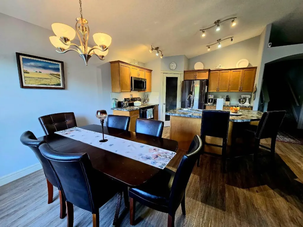 8563 69 Avenue Grande Prairie AB T8X 0C8