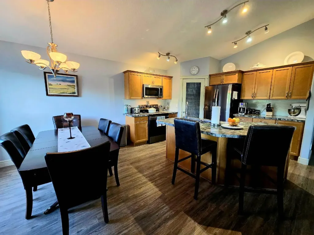 8563 69 Avenue Grande Prairie AB T8X 0C8
