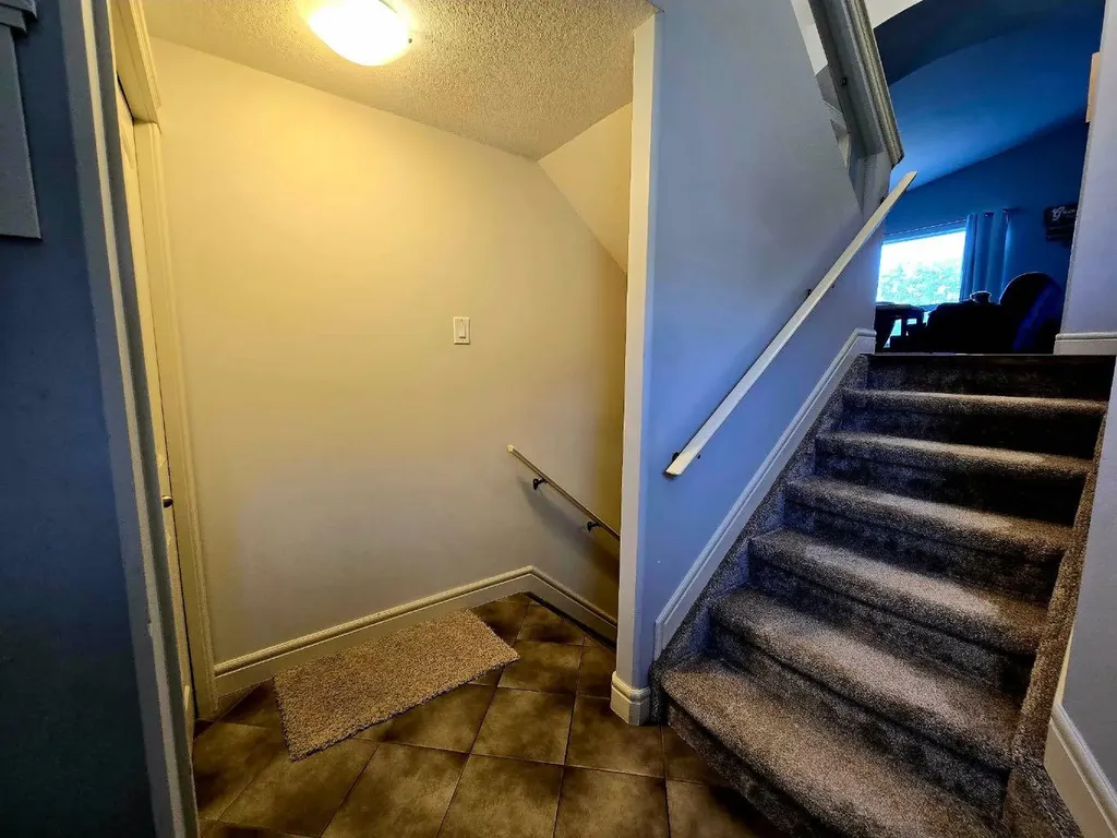 8563 69 Avenue Grande Prairie AB T8X 0C8