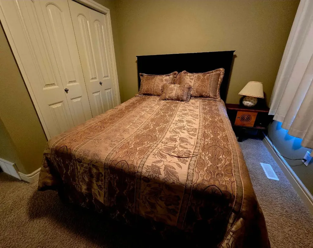 8563 69 Avenue Grande Prairie AB T8X 0C8