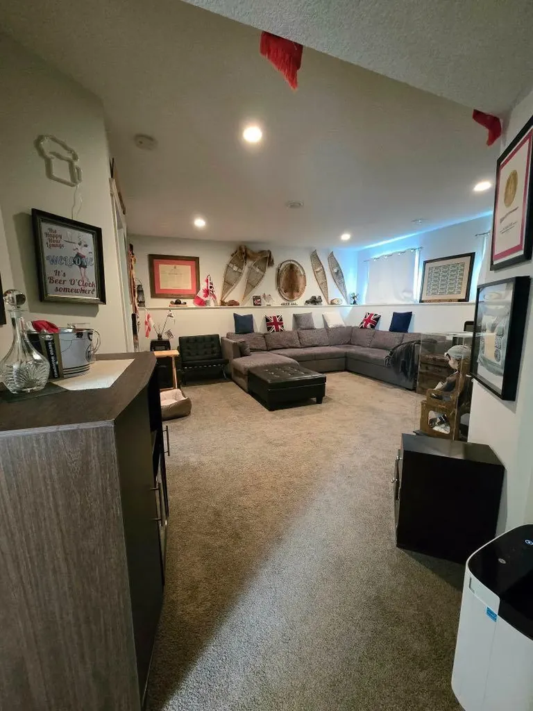8563 69 Avenue Grande Prairie AB T8X 0C8