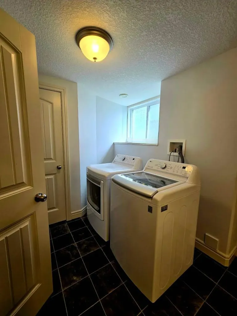 8563 69 Avenue Grande Prairie AB T8X 0C8