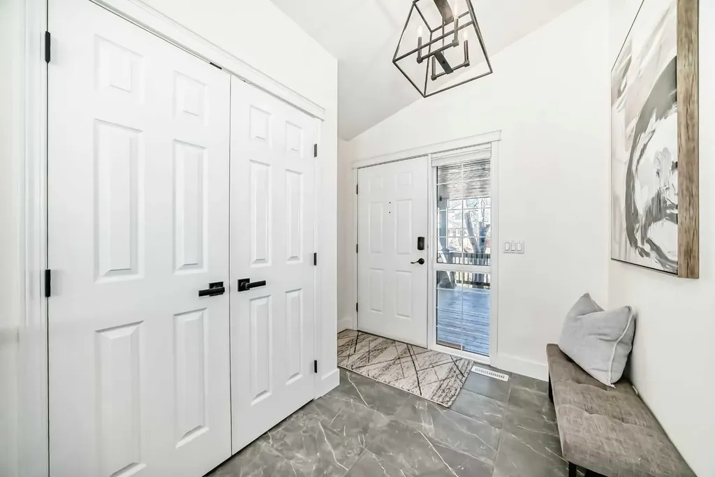 161 West Creek Pond Chestermere AB T1X 1H4