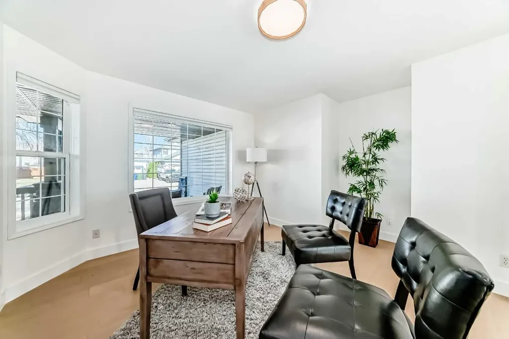 161 West Creek Pond Chestermere AB T1X 1H4
